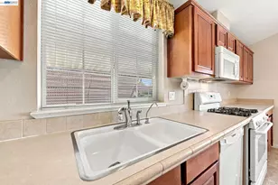29020 Berkeley, Hayward, CA 94544 - Photo 13