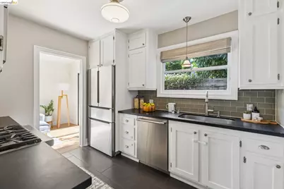 4258 Lakeshore Ave, Oakland, CA 94610 - Photo 21