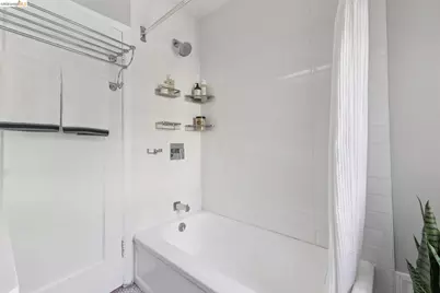 4258 Lakeshore Ave, Oakland, CA 94610 - Photo 39