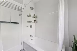 4258 Lakeshore Ave, Oakland, CA 94610 - Photo 39