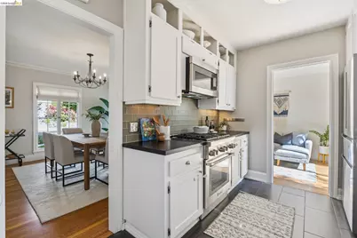 4258 Lakeshore Ave, Oakland, CA 94610 - Photo 25