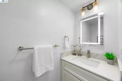 278 Estabrook St, San Leandro, CA 94577 - Photo 11