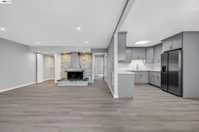 2133 Santa Clara Ave #328, Alameda, CA 94501 - Photo 9