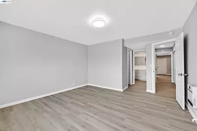 2133 Santa Clara Ave #328, Alameda, CA 94501 - Photo 17