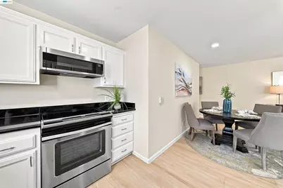 690 Applause Pl, San Jose, CA 95134 - Photo 13