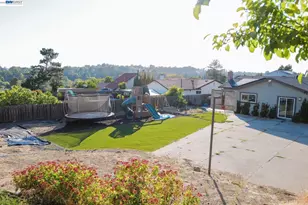 828 Coral Dr, Rodeo, CA 94572 - Photo 17