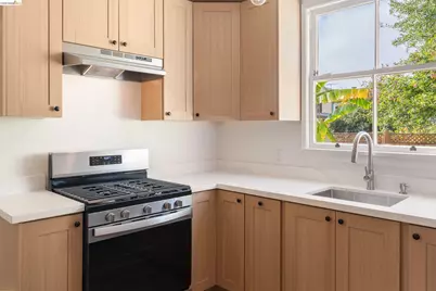7465 Curry Ave, El Cerrito, CA 94530 - Photo 17