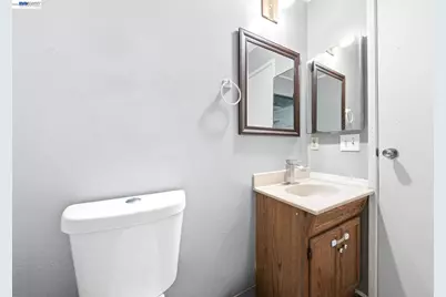 709 Center Ave, Martinez, CA 94553 - Photo 15