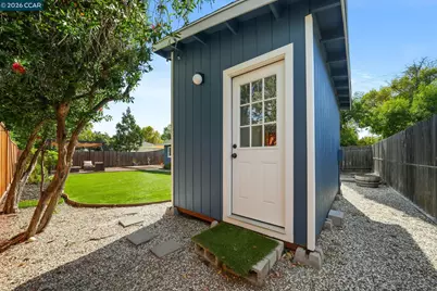 1555 Violet Way, Pleasant Hill, CA 94523 - Photo 39