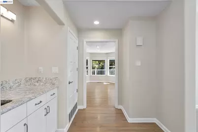 7081 Elverton Dr, Oakland, CA 94611 - Photo 25