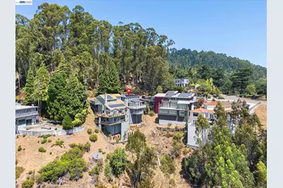7081 Elverton Dr, Oakland, CA 94611 - Photo 93