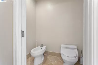 7081 Elverton Dr, Oakland, CA 94611 - Photo 77