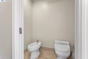 7081 Elverton Dr, Oakland, CA 94611 - Photo 77