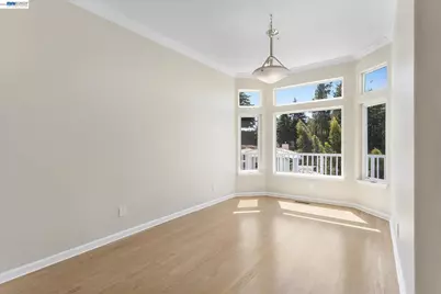 7081 Elverton Dr, Oakland, CA 94611 - Photo 23
