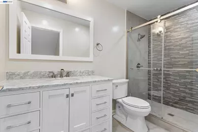 7081 Elverton Dr, Oakland, CA 94611 - Photo 53