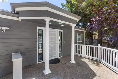 7081 Elverton Dr, Oakland, CA 94611 - Photo 5