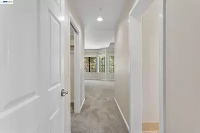 7081 Elverton Dr, Oakland, CA 94611 - Photo 71