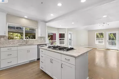 7081 Elverton Dr, Oakland, CA 94611 - Photo 33