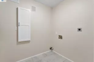 7081 Elverton Dr, Oakland, CA 94611 - Photo 63