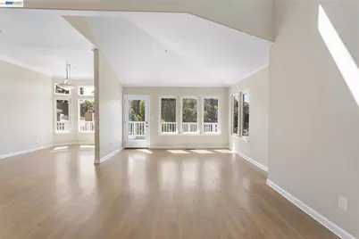 7081 Elverton Dr, Oakland, CA 94611 - Photo 17
