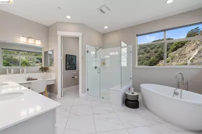 6713 Skyview Dr., Oakland, CA 94605 - Photo 29
