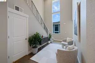 6713 Skyview Dr, Oakland, CA 94605 - Photo 25