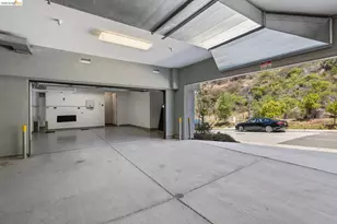 6713 Skyview Dr, Oakland, CA 94605 - Photo 57