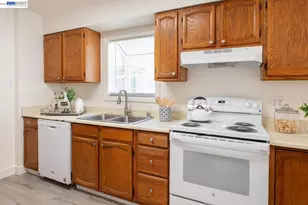 21743 Princeton St, Hayward, CA 94541 - Photo 11