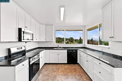 18490 Carlwyn Dr, Castro Valley, CA 94546 - Photo 13