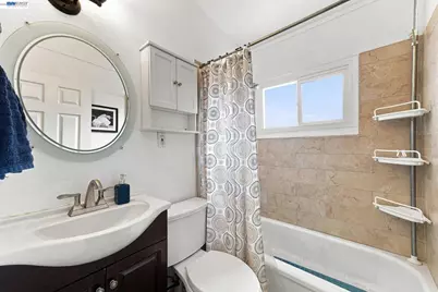 5621 27th Ave, Sacramento, CA 95820 - Photo 37