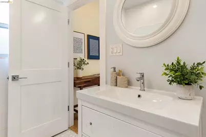 4811 Webster St, Oakland, CA 94609 - Photo 37