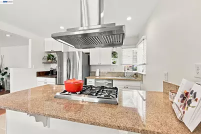 36267 Toulon Pl, Newark, CA 94560 - Photo 13