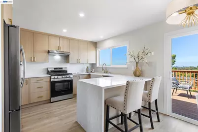 22446 Ralston Ln, Hayward, CA 94541 - Photo 9