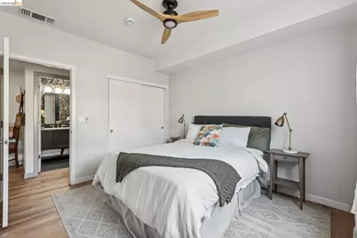 2861 Regatta Dr, Oakland, CA 94601 - Photo 21