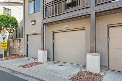 2861 Regatta Dr, Oakland, CA 94601 - Photo 33