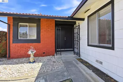 2467 Hibiscus Dr, Hayward, CA 94545 - Photo 5