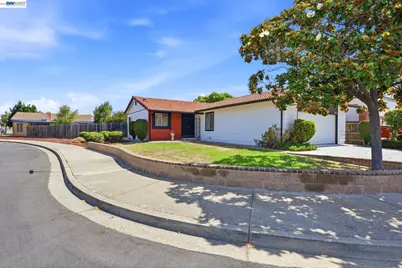 2467 Hibiscus Dr, Hayward, CA 94545 - Photo 3