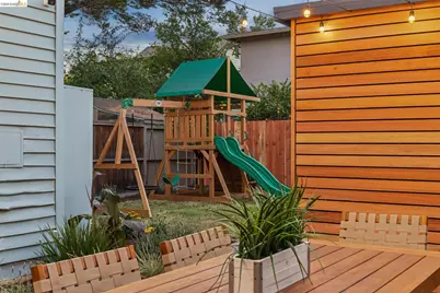 1409 66th St, Berkeley, CA 94702 - Photo 5