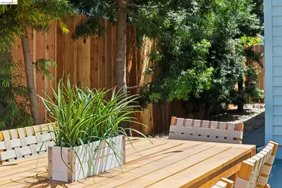 1409 66th St, Berkeley, CA 94702 - Photo 33