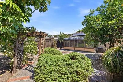 5401 Solano Ave, Richmond, CA 94805 - Photo 31