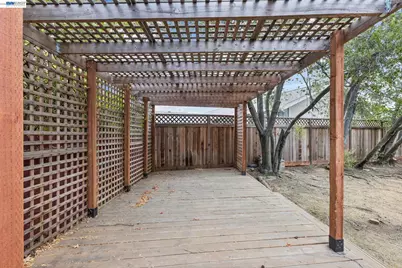 1804 Sereno Dr, Vallejo, CA 94589 - Photo 45