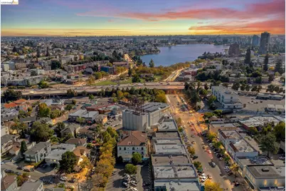 711 Walker Ave #202, Oakland, CA 94610 - Photo 3