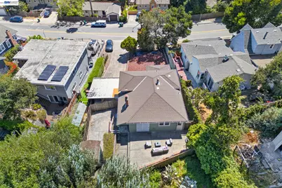8382 Golf Links Rd, Oakland, CA 94605 - Photo 41