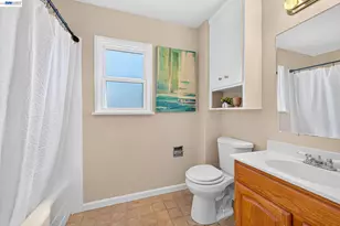 8382 Golf Links Rd, Oakland, CA 94605 - Photo 25