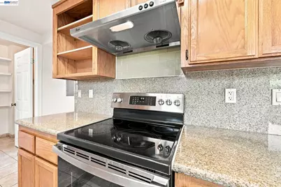 847 W Sunset Blvd #B, Hayward, CA 94541 - Photo 11