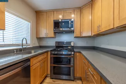 7230 Blake St, El Cerrito, CA 94530 - Photo 11