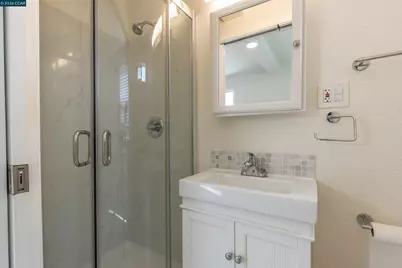 7230 Blake St, El Cerrito, CA 94530 - Photo 27