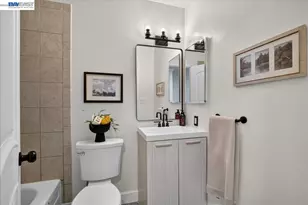 8172 Arroyo Dr, Pleasanton, CA 94588 - Photo 23