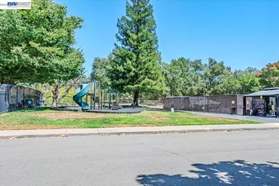 8172 Arroyo Dr #3, Pleasanton, CA 94588 - Photo 33