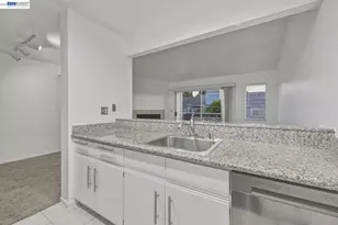 1511 Four Oaks Cir, San Jose, CA 95131 - Photo 17
